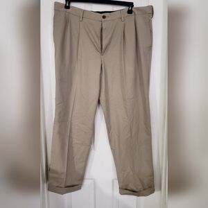 Dockers Khaki Pants Mens Size 40x30 Tan Pocket Pleated Front Relaxed Comfort Fit